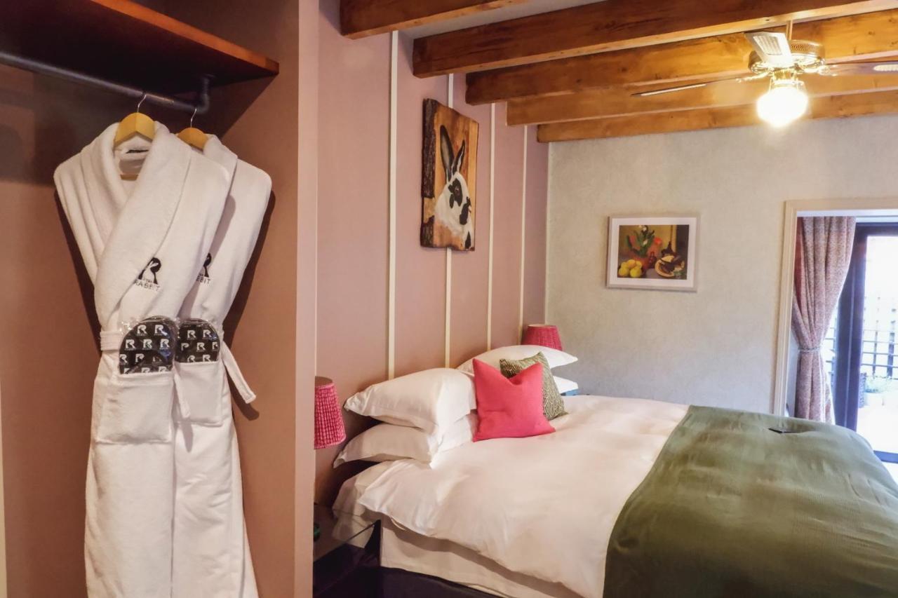 The Rabbit & Retreat Hotel 4*