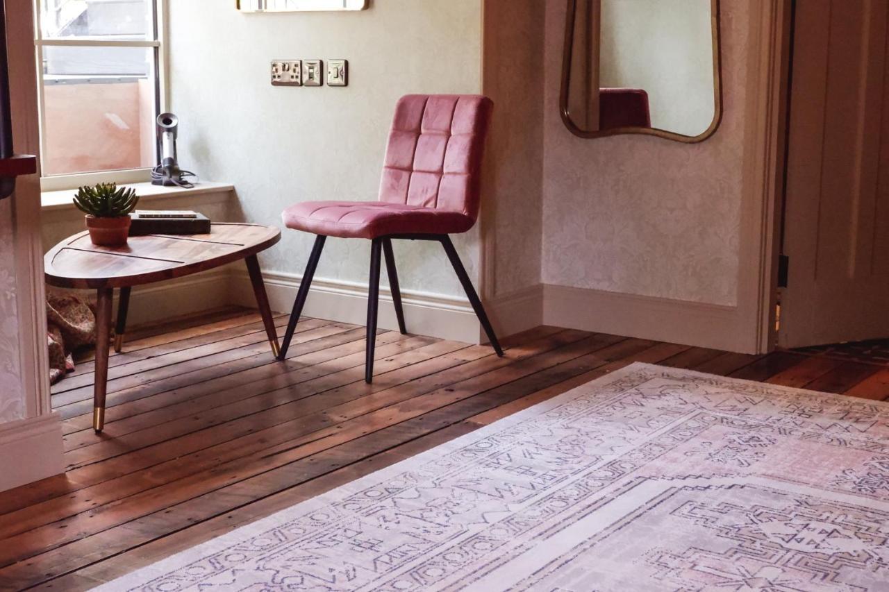 The Rabbit & Retreat Hotel